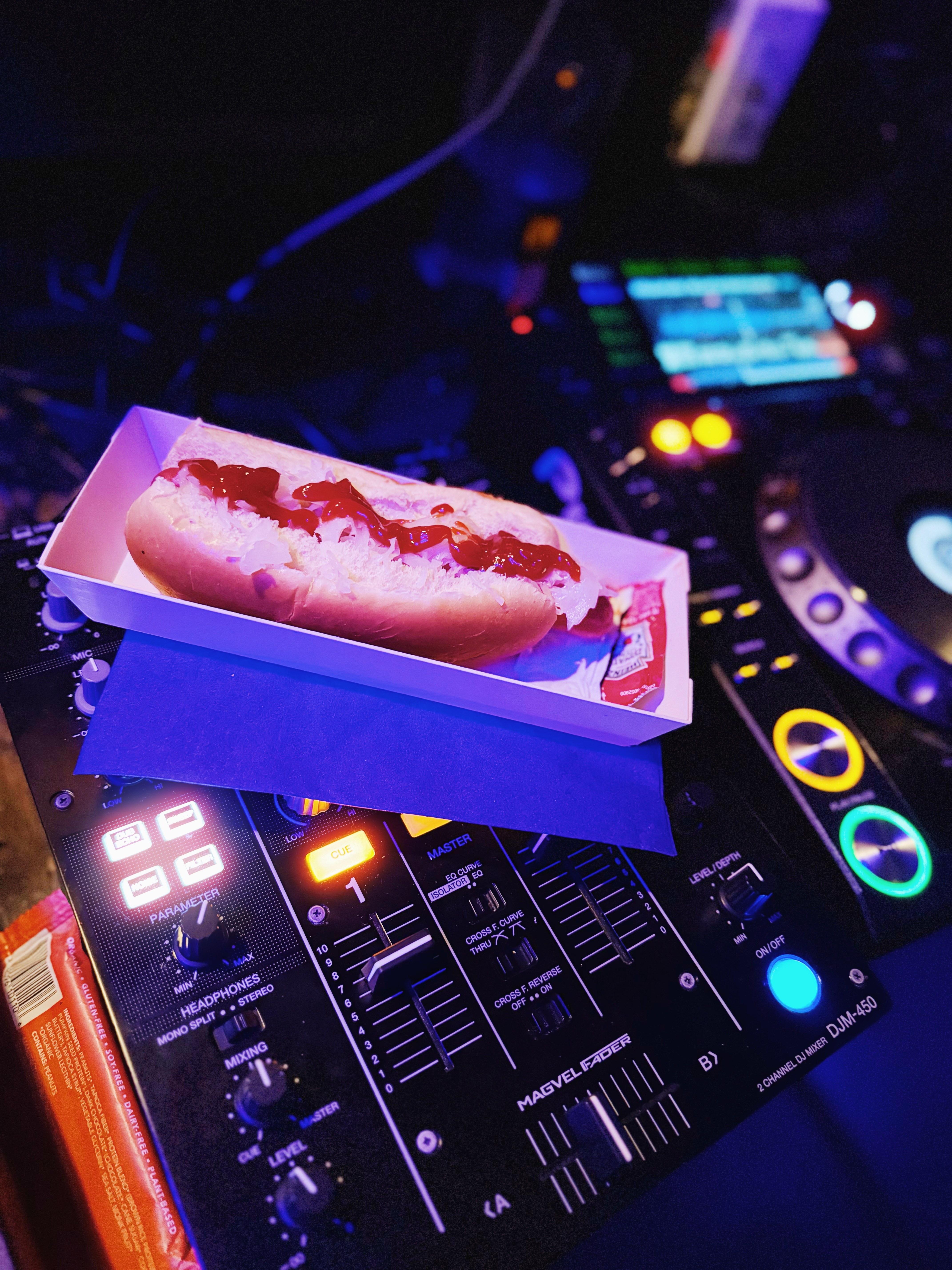 Blind Barber DJ Hot Dog